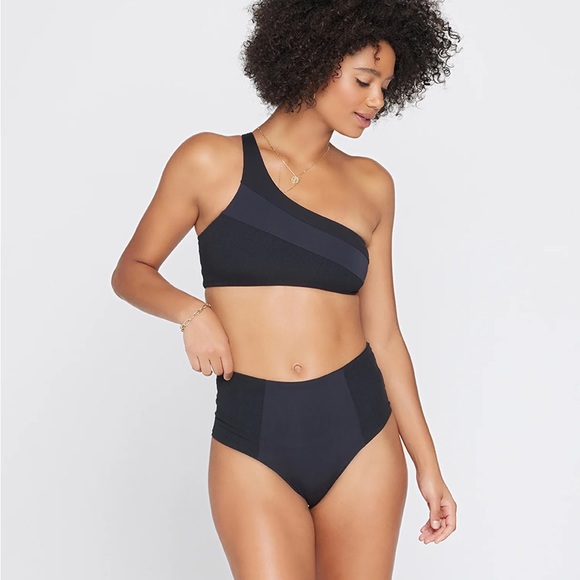 l*space ★ Black One Shoulder Jackie Bikini Set - Picture 10 of 16